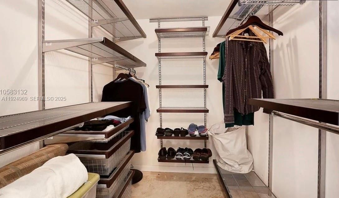 For Rent: $2,800 (2 beds, 2 baths, 1056 Square Feet)