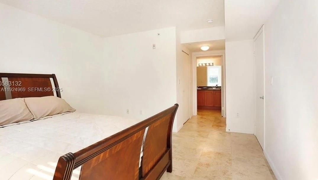 For Rent: $2,800 (2 beds, 2 baths, 1056 Square Feet)