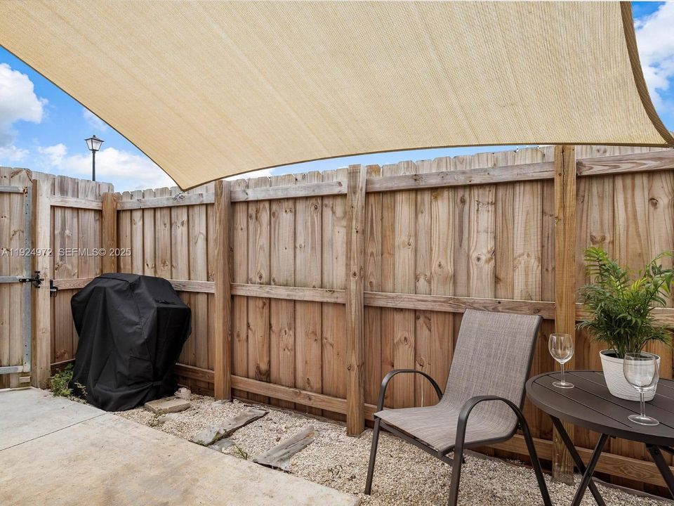 For Rent: $2,700 (3 beds, 2 baths, 1463 Square Feet)