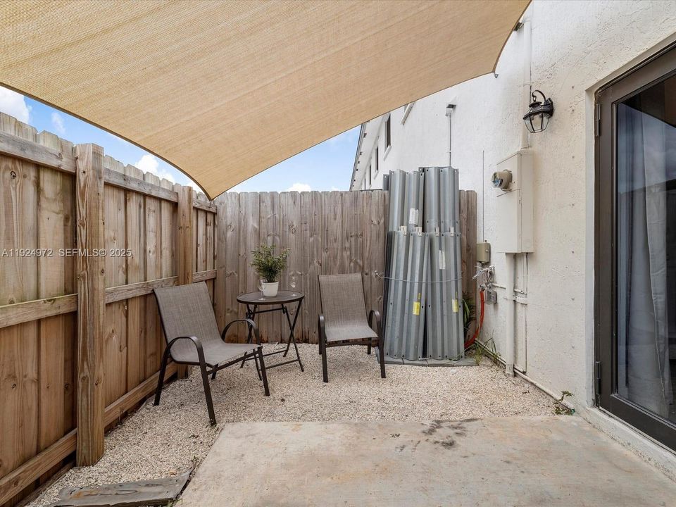 For Rent: $2,700 (3 beds, 2 baths, 1463 Square Feet)