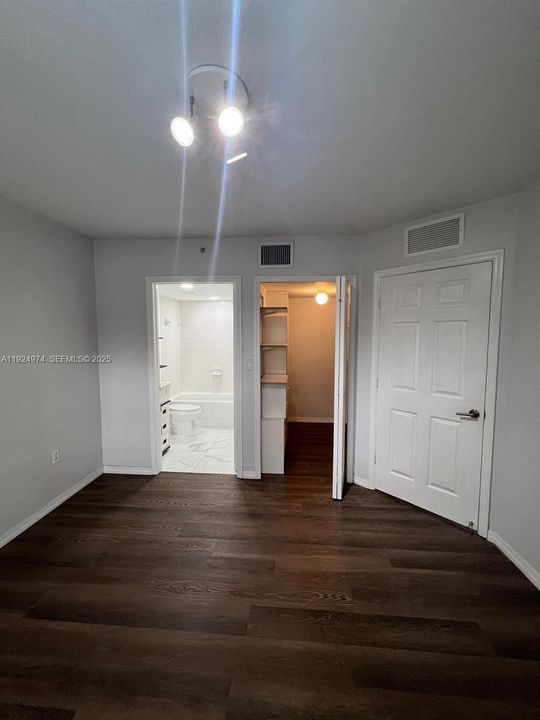 В аренду: $2,100 (2 спален, 2 ванн, 809 Квадратных фут)