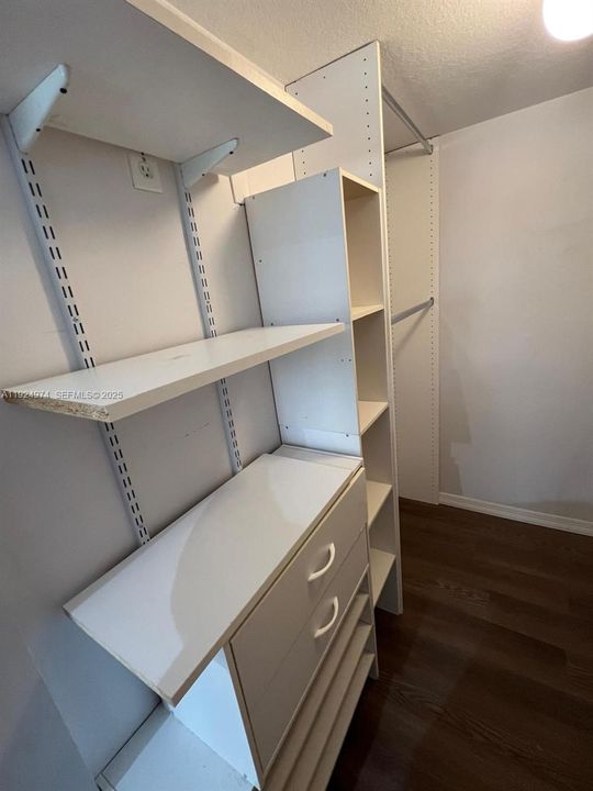 В аренду: $2,100 (2 спален, 2 ванн, 809 Квадратных фут)