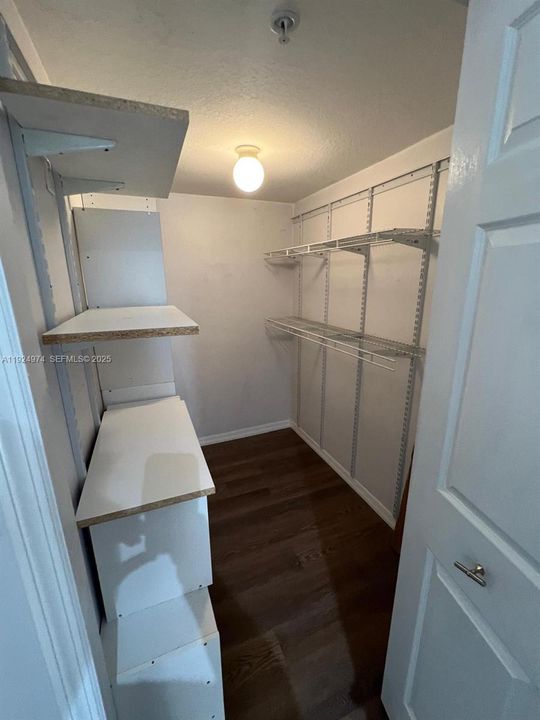 В аренду: $2,100 (2 спален, 2 ванн, 809 Квадратных фут)