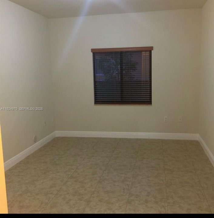 В аренду: $2,900 (3 спален, 2 ванн, 1800 Квадратных фут)