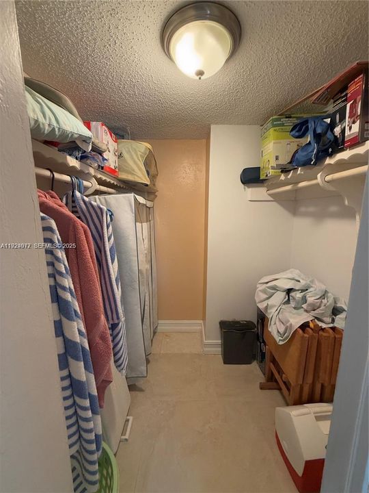 待售: $140,000 (2 贝兹, 2 浴室, 1088 平方英尺)