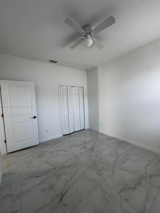 В аренду: $2,350 (4 спален, 2 ванн, 1534 Квадратных фут)