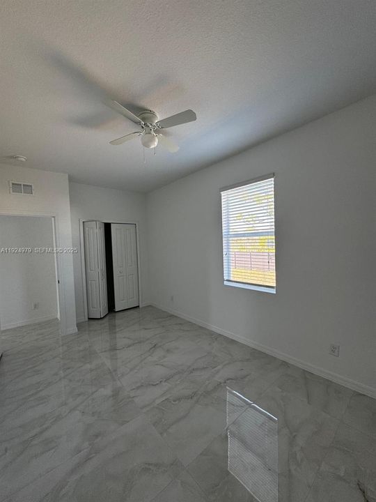 В аренду: $2,350 (4 спален, 2 ванн, 1534 Квадратных фут)