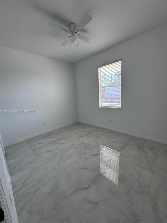 В аренду: $2,350 (4 спален, 2 ванн, 1534 Квадратных фут)