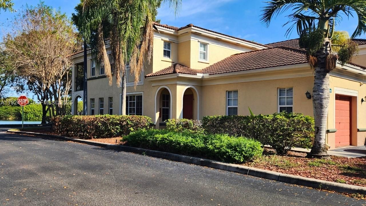 На продажу: $315,000 (2 спален, 2 ванн, 1080 Квадратных фут)