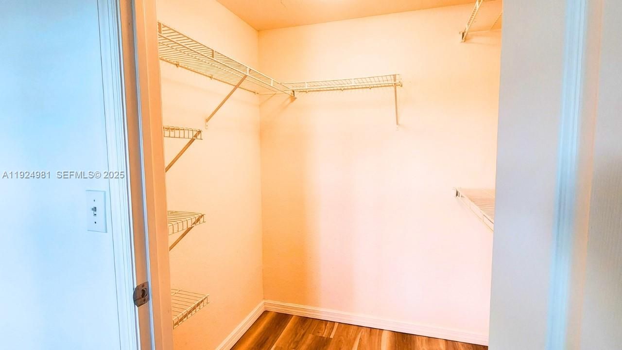 На продажу: $315,000 (2 спален, 2 ванн, 1080 Квадратных фут)