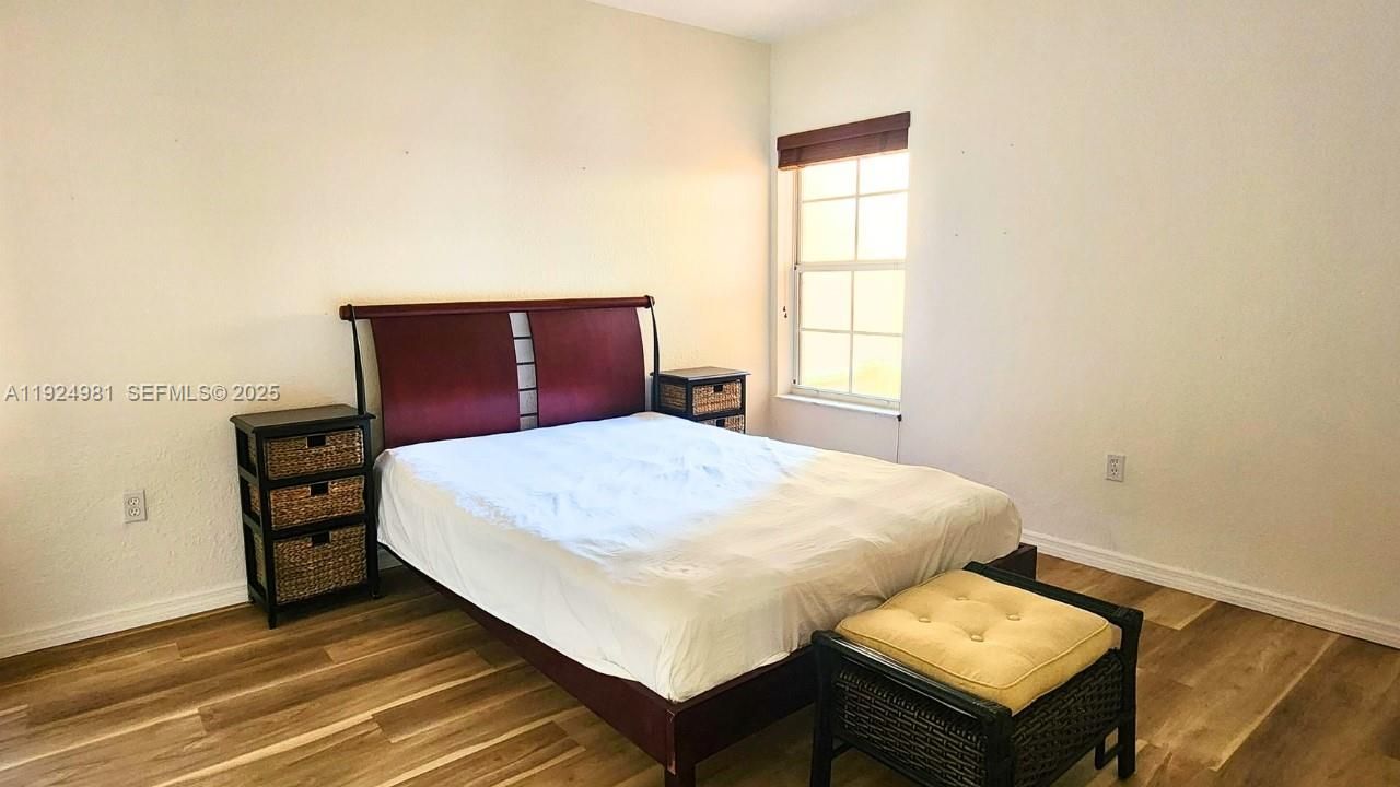 На продажу: $315,000 (2 спален, 2 ванн, 1080 Квадратных фут)