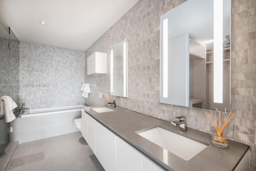 En Venta: $645,000 (1 camas, 1 baños, 883 Pies cuadrados)