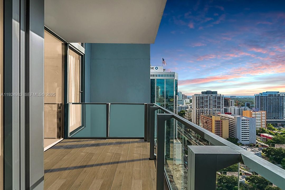 En Venta: $645,000 (1 camas, 1 baños, 883 Pies cuadrados)