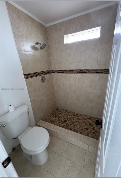 For Rent: $3,300 (4 beds, 2 baths, 1406 Square Feet)