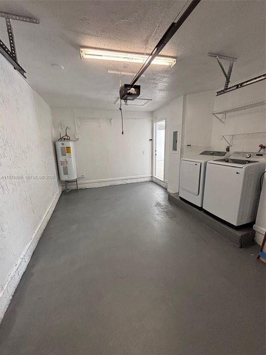 For Rent: $3,300 (4 beds, 2 baths, 1406 Square Feet)