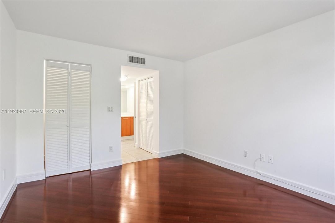 Master with walk-in closet