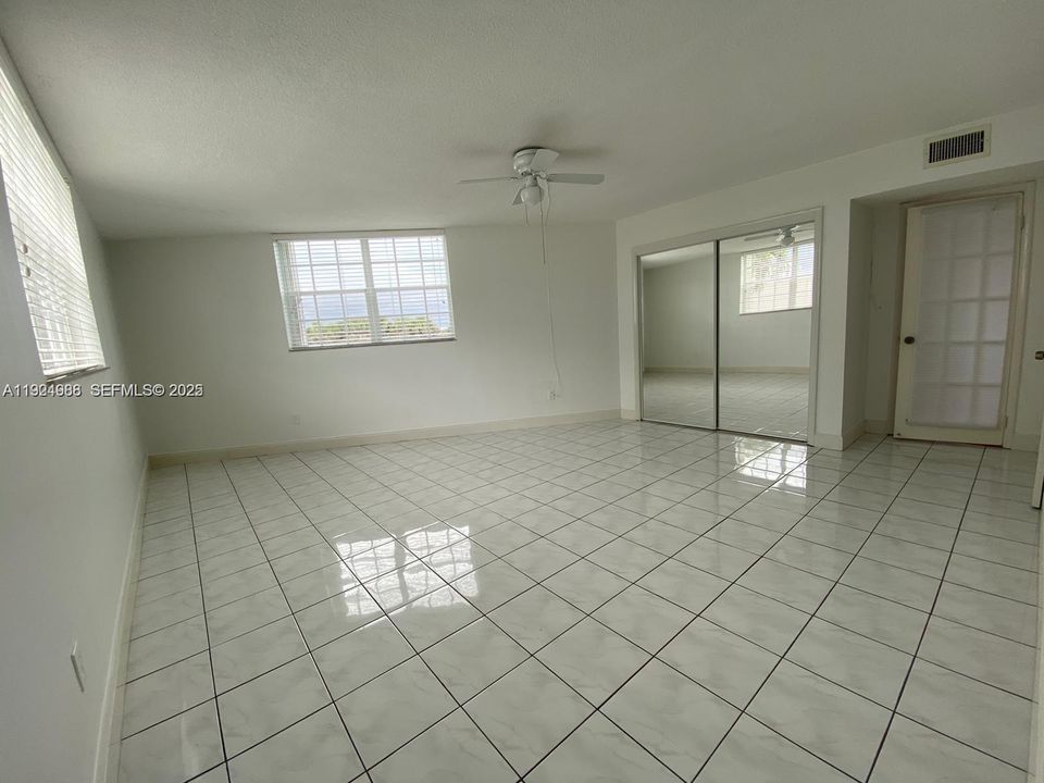 В аренду: $2,300 (2 спален, 2 ванн, 1500 Квадратных фут)