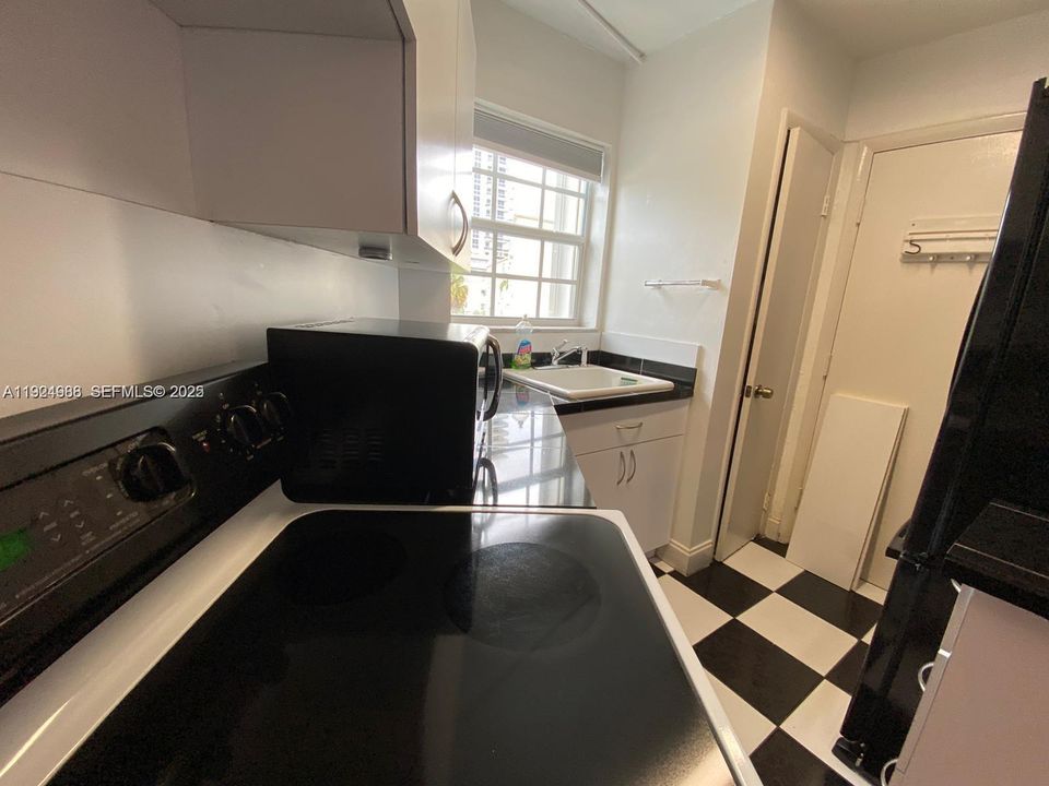 В аренду: $2,300 (2 спален, 2 ванн, 1500 Квадратных фут)