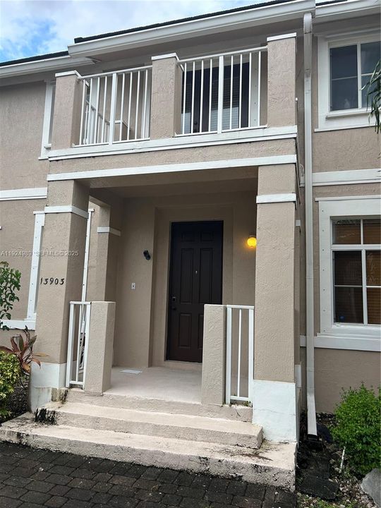 For Rent: $2,900 (3 beds, 2 baths, 1580 Square Feet)