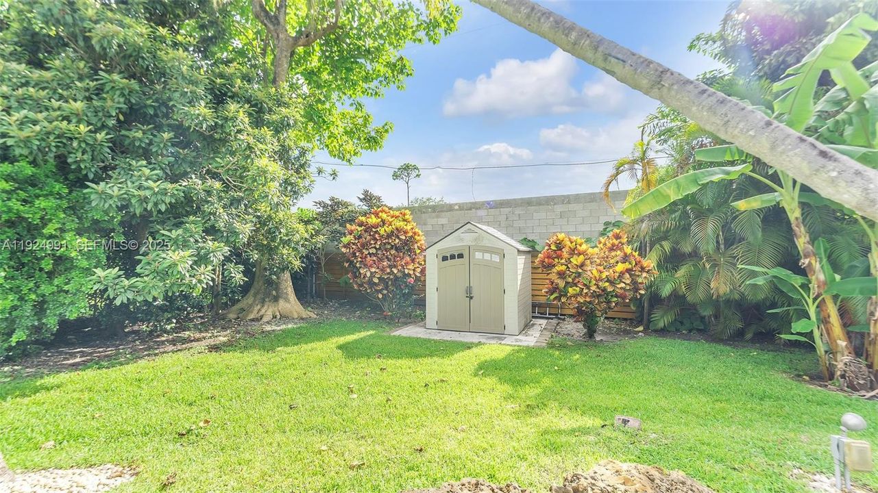 For Sale: $1,399,000 (4 beds, 4 baths, 2402 Square Feet)