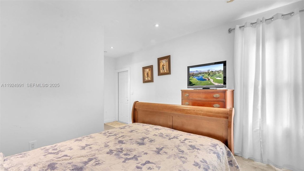 For Sale: $1,399,000 (4 beds, 4 baths, 2402 Square Feet)