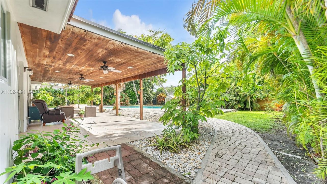 For Sale: $1,399,000 (4 beds, 4 baths, 2402 Square Feet)