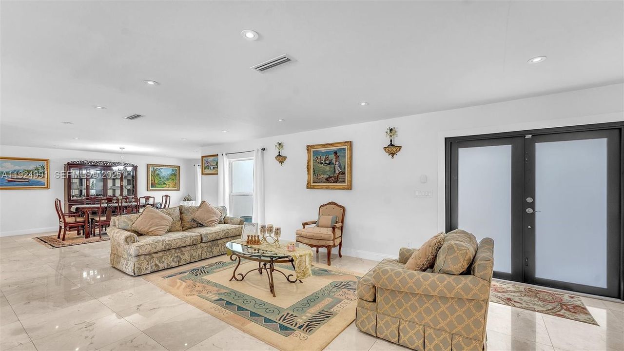 For Sale: $1,399,000 (4 beds, 4 baths, 2402 Square Feet)