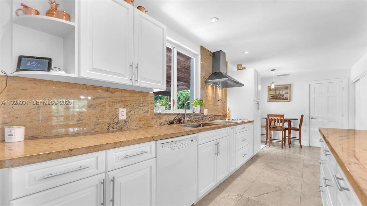 For Sale: $1,399,000 (4 beds, 4 baths, 2402 Square Feet)