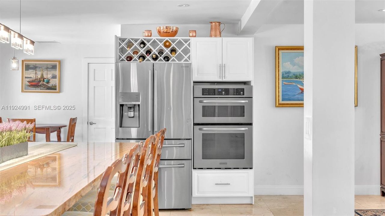 For Sale: $1,399,000 (4 beds, 4 baths, 2402 Square Feet)