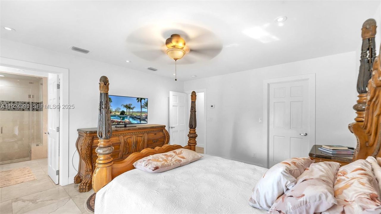 For Sale: $1,399,000 (4 beds, 4 baths, 2402 Square Feet)