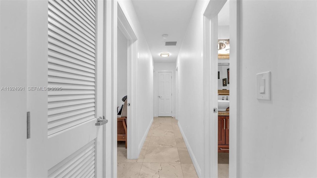 For Sale: $1,399,000 (4 beds, 4 baths, 2402 Square Feet)