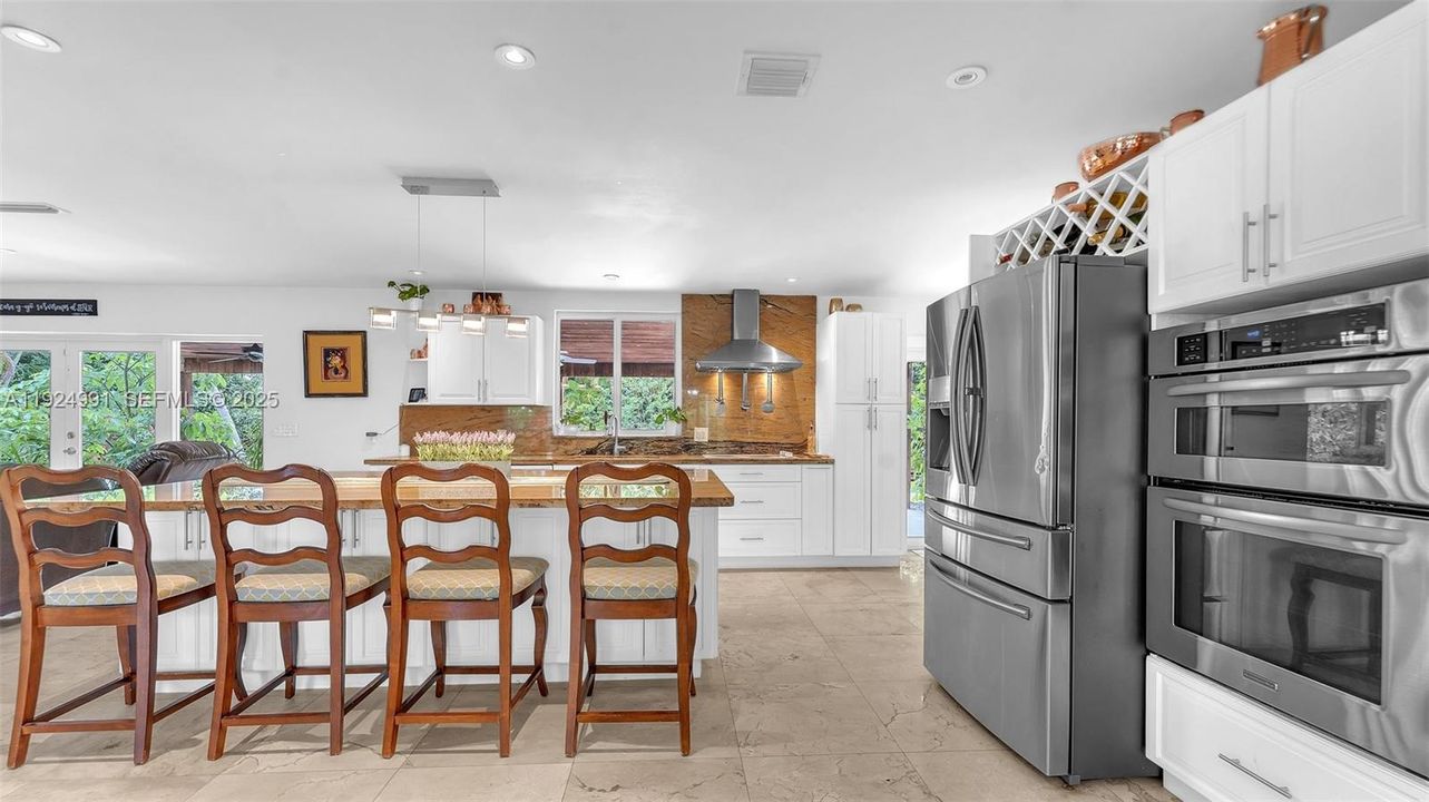 For Sale: $1,399,000 (4 beds, 4 baths, 2402 Square Feet)