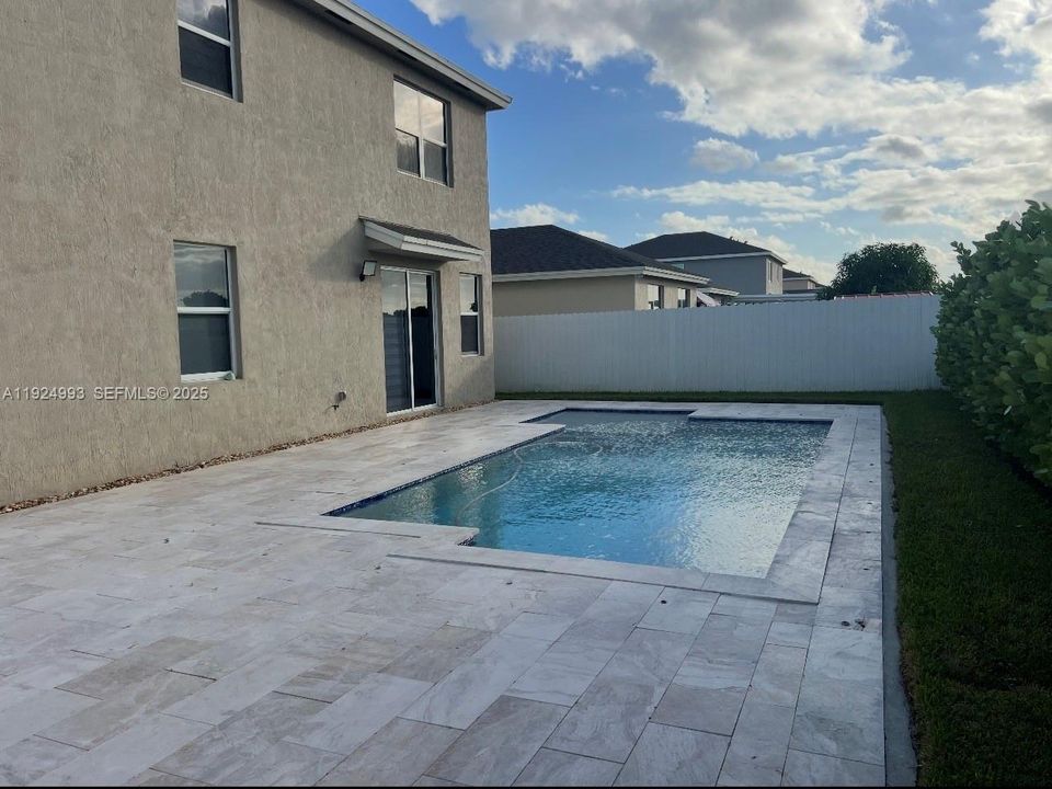 For Rent: $4,000 (4 beds, 2 baths, 2944 Square Feet)