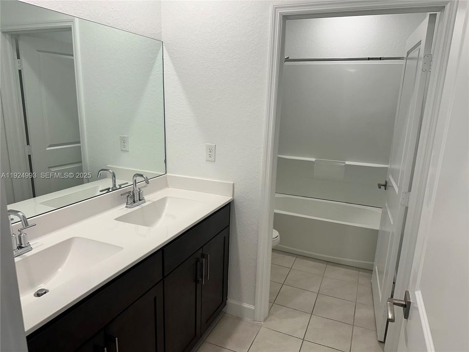 В аренду: $3,750 (4 спален, 2 ванн, 2944 Квадратных фут)