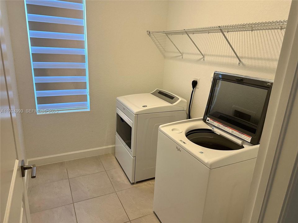 В аренду: $3,750 (4 спален, 2 ванн, 2944 Квадратных фут)