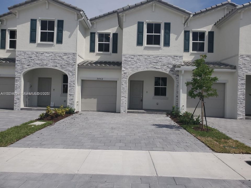 For Sale: $420,000 (3 beds, 2 baths, 1695 Square Feet)