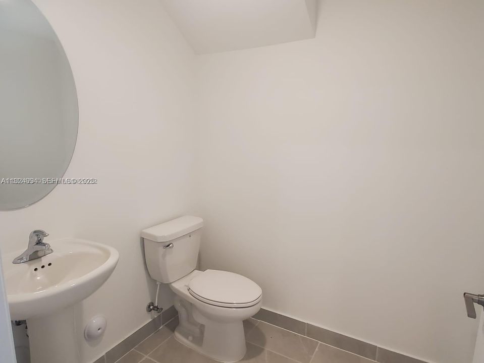 For Sale: $420,000 (3 beds, 2 baths, 1695 Square Feet)