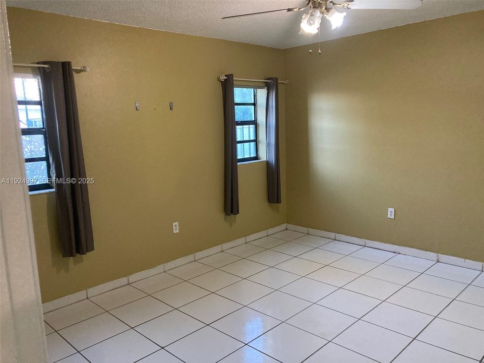 For Rent: $2,300 (2 beds, 2 baths, 936 Square Feet)