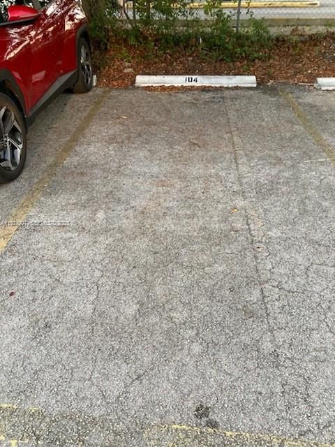 For Rent: $2,300 (2 beds, 2 baths, 936 Square Feet)