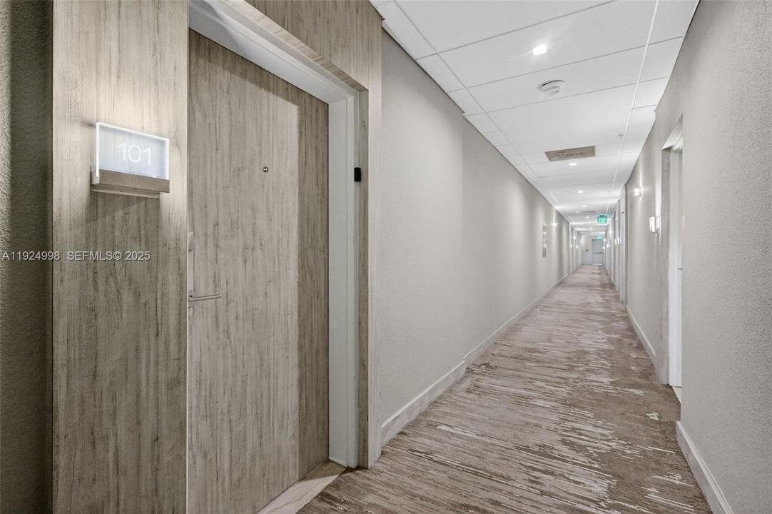 For Rent: $6,900 (2 beds, 2 baths, 1142 Square Feet)