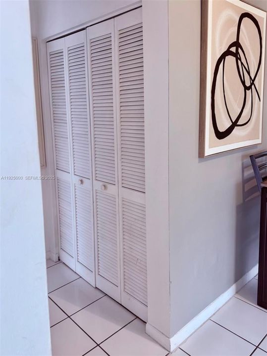 For Rent: $2,700 (2 beds, 2 baths, 1115 Square Feet)