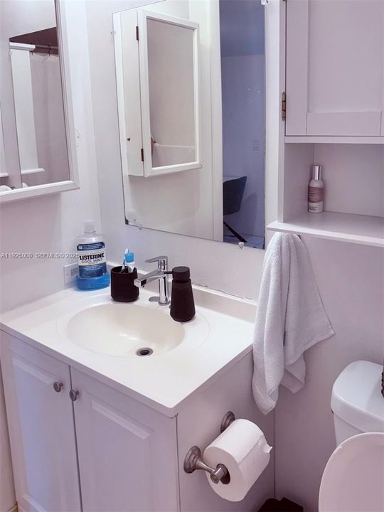 For Rent: $2,700 (2 beds, 2 baths, 1115 Square Feet)