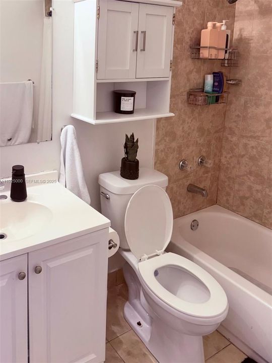 For Rent: $2,700 (2 beds, 2 baths, 1115 Square Feet)