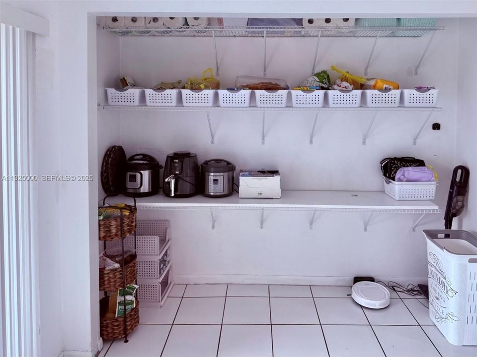 For Rent: $2,700 (2 beds, 2 baths, 1115 Square Feet)