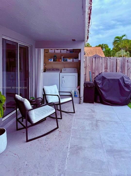 For Rent: $2,700 (2 beds, 2 baths, 1115 Square Feet)