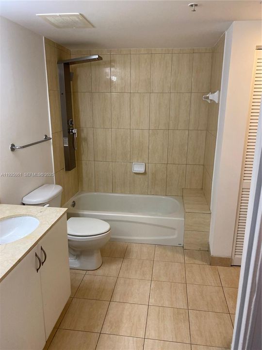 For Rent: $2,600 (1 beds, 1 baths, 825 Square Feet)