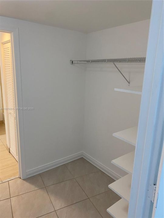 For Rent: $2,600 (1 beds, 1 baths, 825 Square Feet)