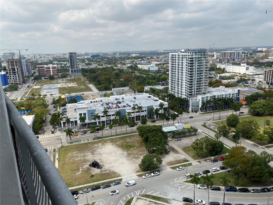 For Rent: $2,600 (1 beds, 1 baths, 825 Square Feet)