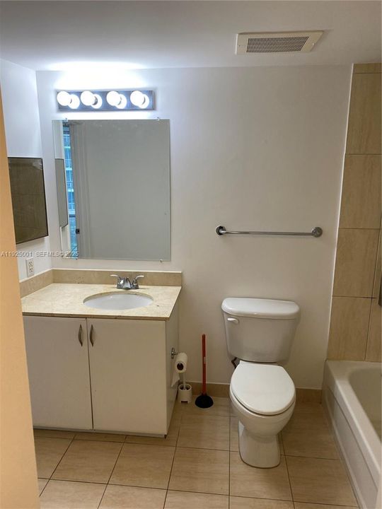 For Rent: $2,600 (1 beds, 1 baths, 825 Square Feet)