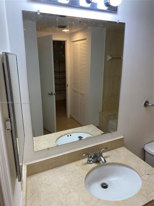 For Rent: $2,600 (1 beds, 1 baths, 825 Square Feet)